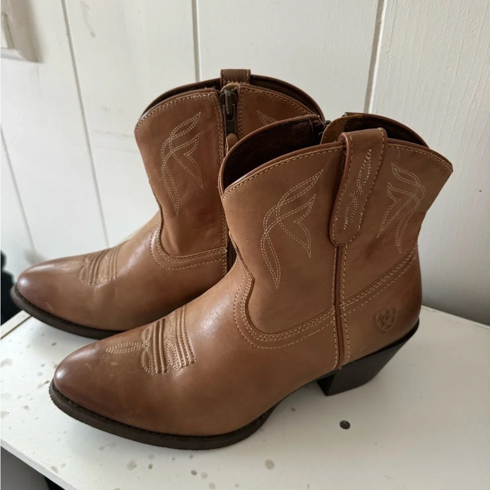Ariat Darlin Western Boot Ankle High Boot Burnt Sugar 9C
